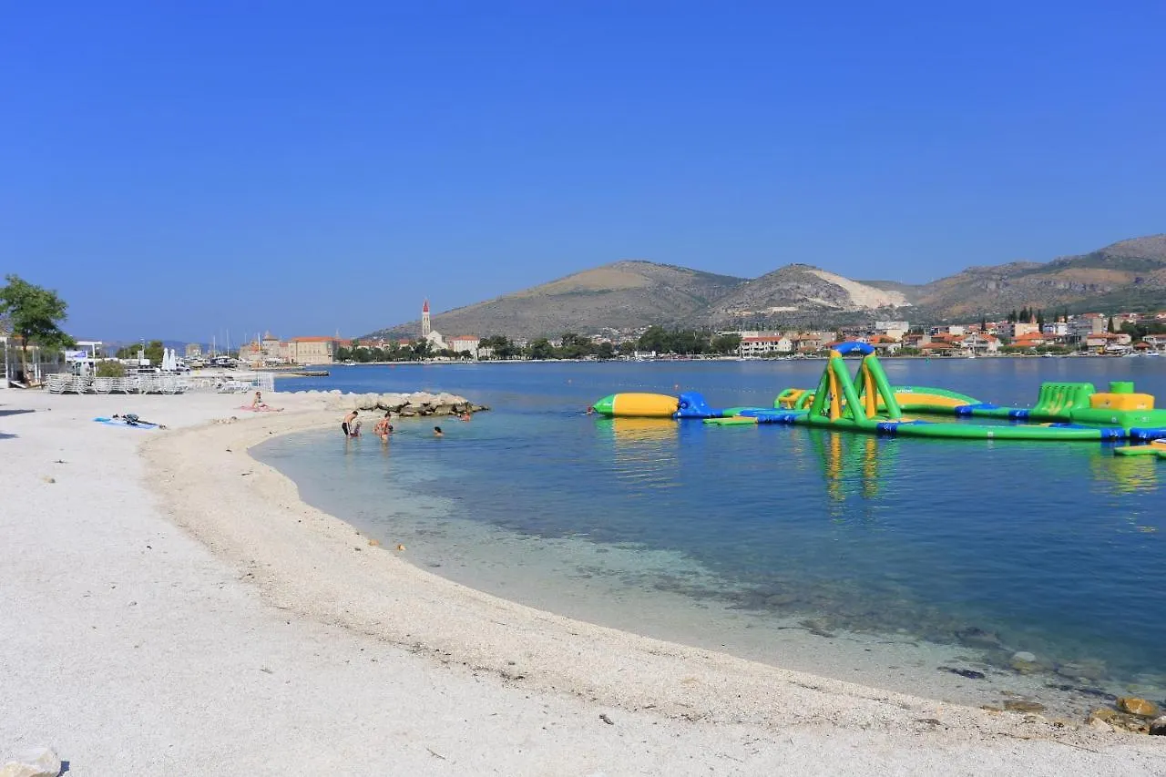 Apartments With A Parking Space Trogir - 15440