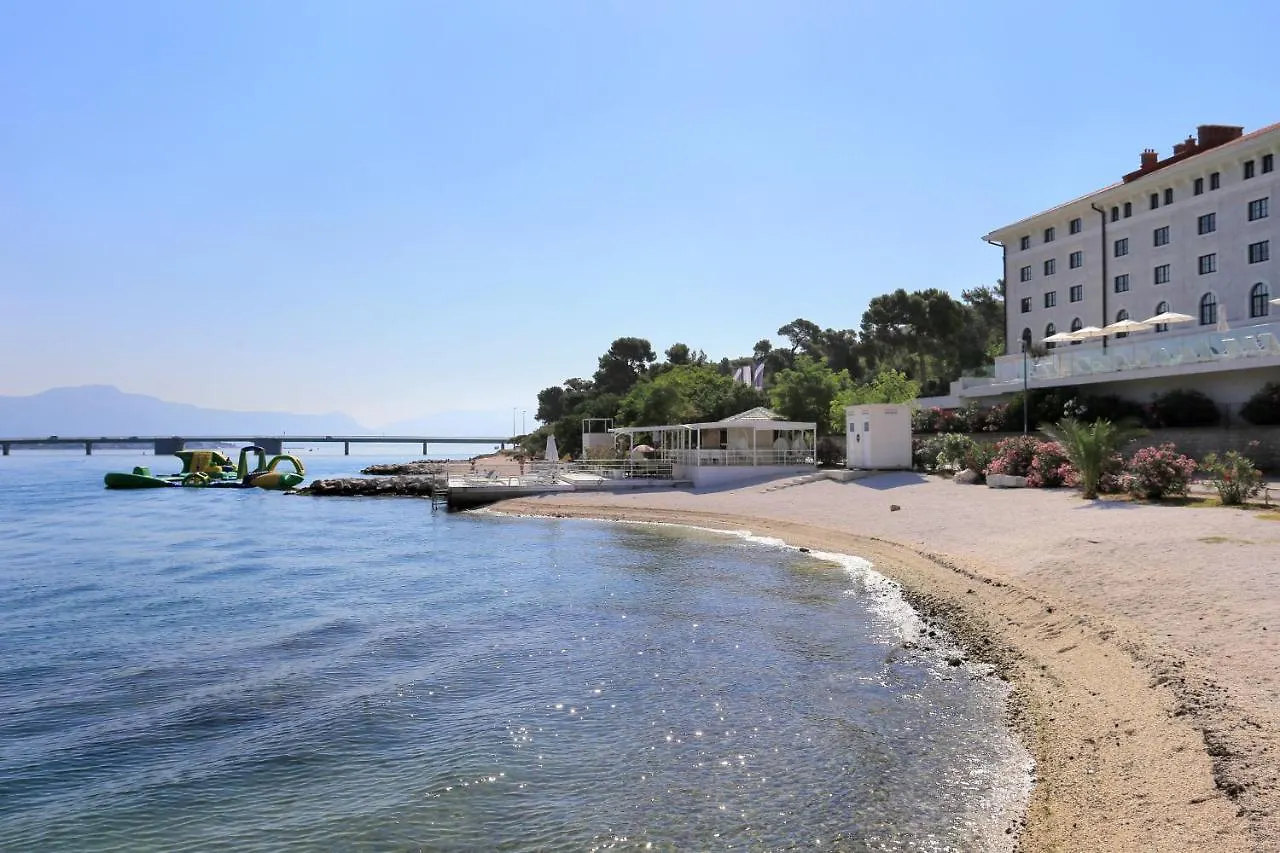 Apartments With A Parking Space Trogir - 15440