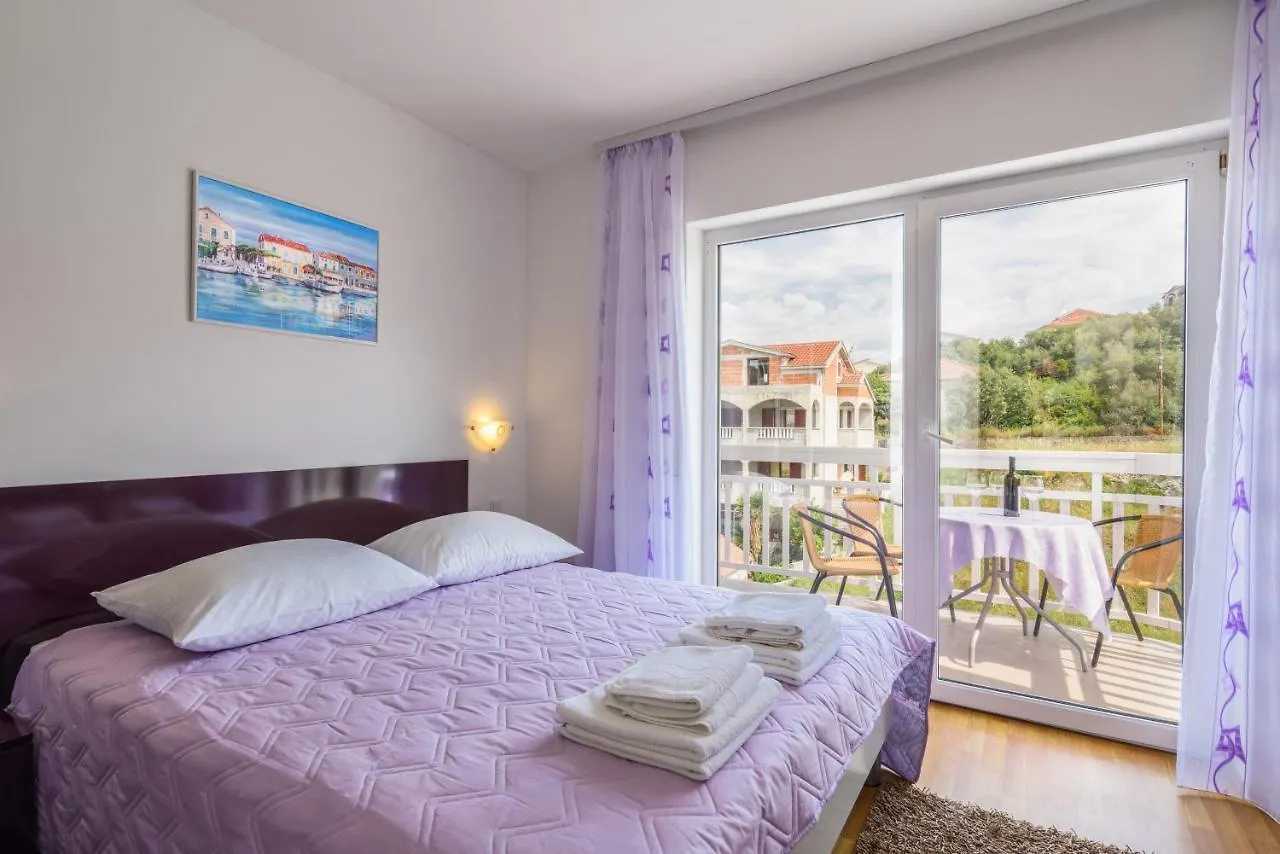 Apartments With A Parking Space Trogir - 15440