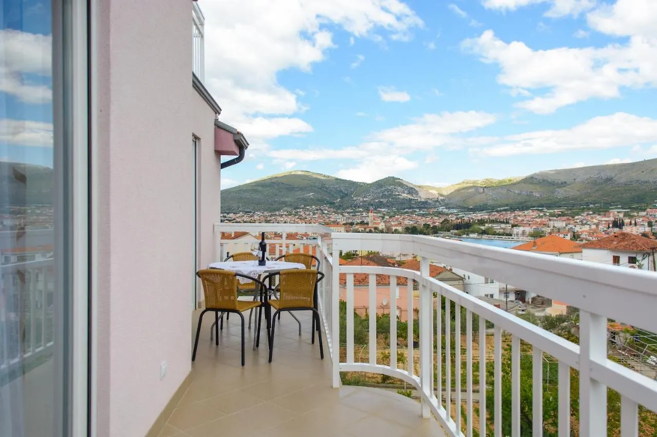 Apartments With A Parking Space Trogir - 15440