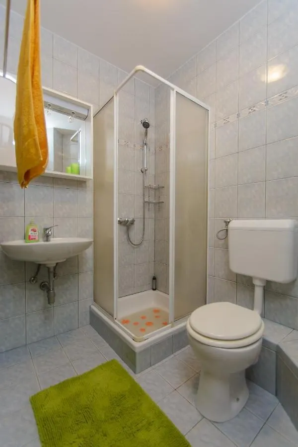 Apartments With A Parking Space Trogir - 15440